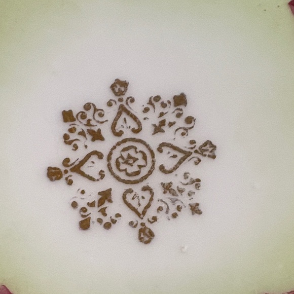 Vintage Rose Decor Plate with Gold Trim - Picture 4 of 6